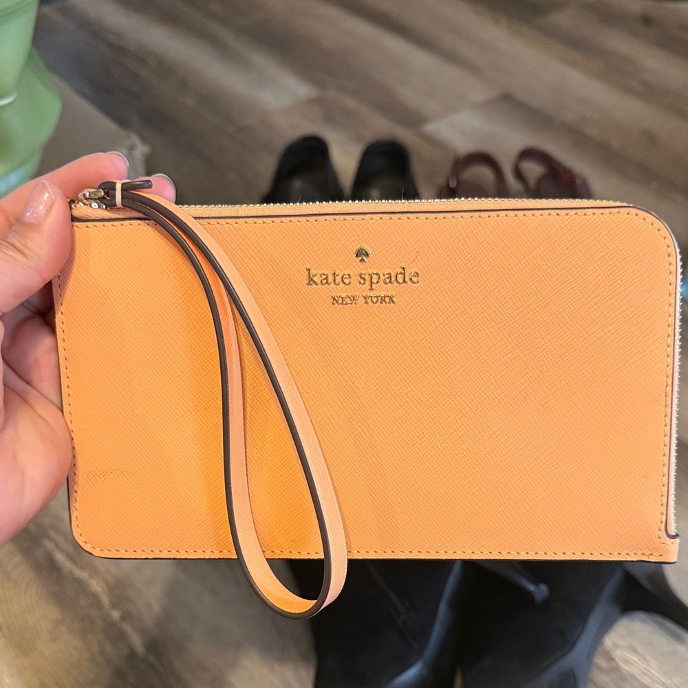NEW Kate Spade Tangerine Wristlet